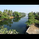 Die Kanäle der Backwaters sahen wir diesmal meist nur von Brücken